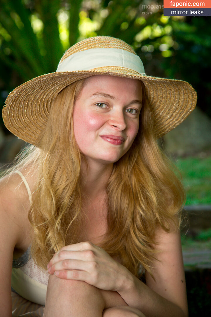 Abby Winters Noa: Exclusive Amateur Models Inside