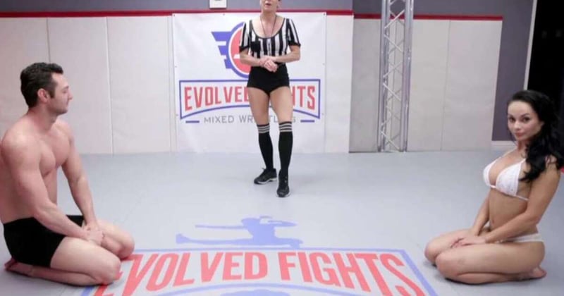 Evolved Fights Lez Full