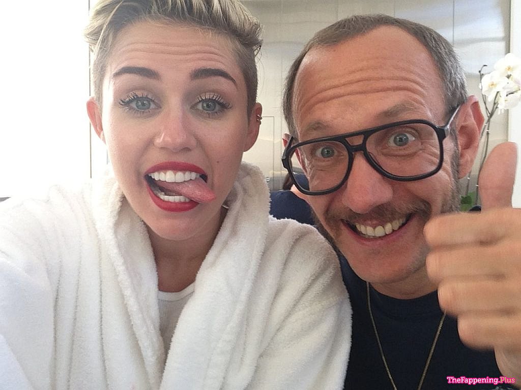 Miley Cyrus In Nude