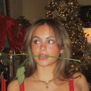 Sara Bella Harris Fapello: Unlock Exclusive Content